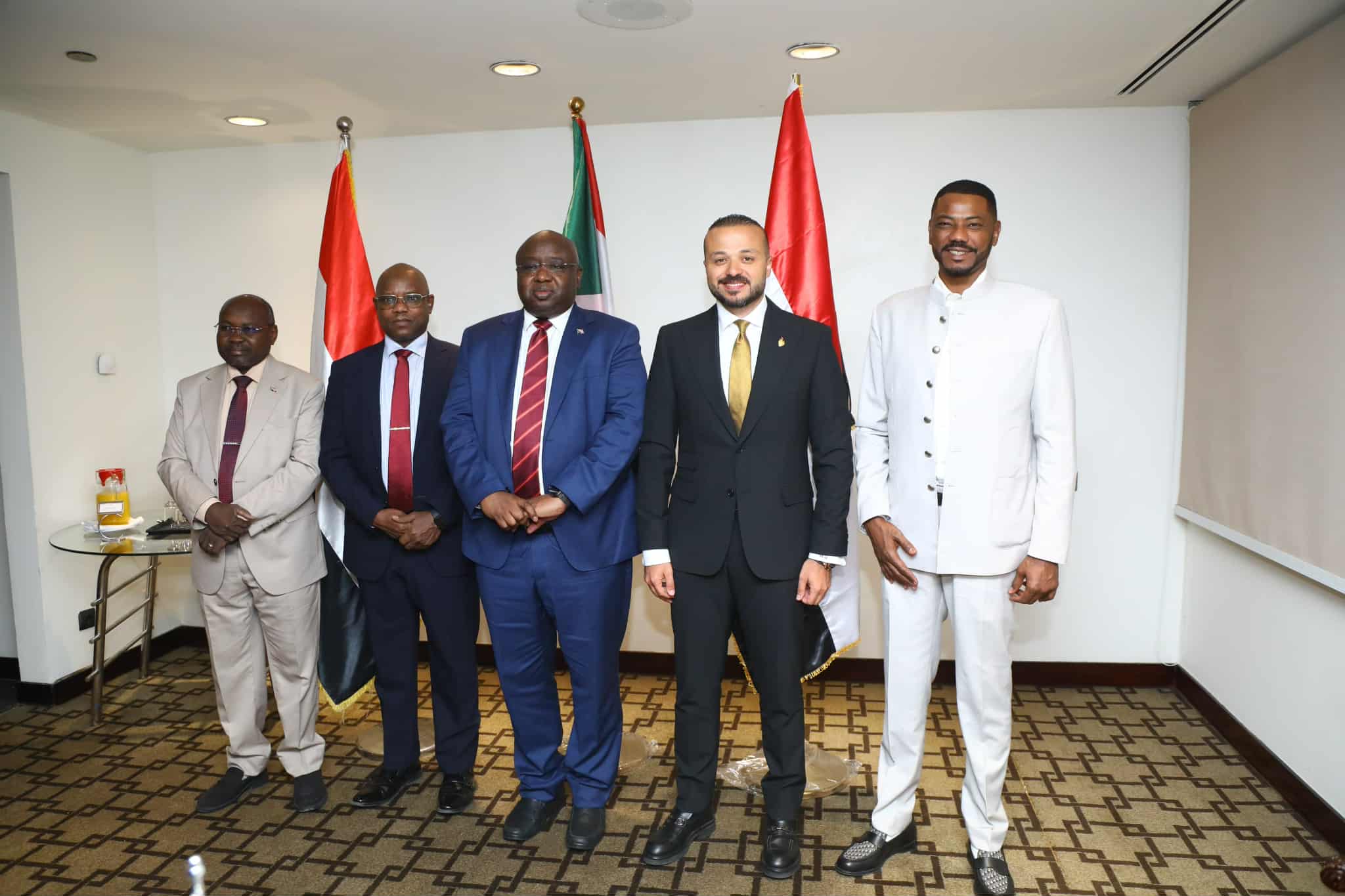 “الجارحى” يوقع اتفاقية مع السودان لاستكشاف وإنتاج الذهب بـ277 مليون دولار