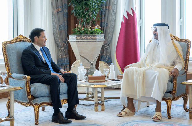 أمير قطر ووزير الخارجية الأمريكى يبحثان العلاقات الاستراتيجية بين البلدين