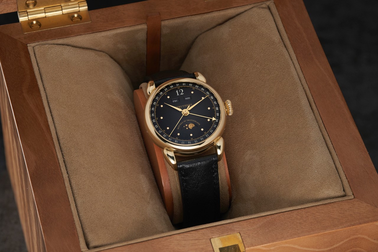 الساعات السويسرية