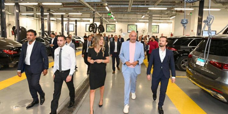 "الإسكندرية الوطنية" تفتتح صالة عرض لـ"مرسيدس - بنز" باستثمارات 250 مليون جنيه