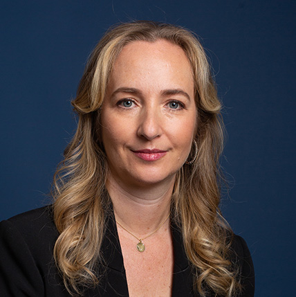 أليسون شراجر، كاتبة مقالات رأي لدى بلومبرج