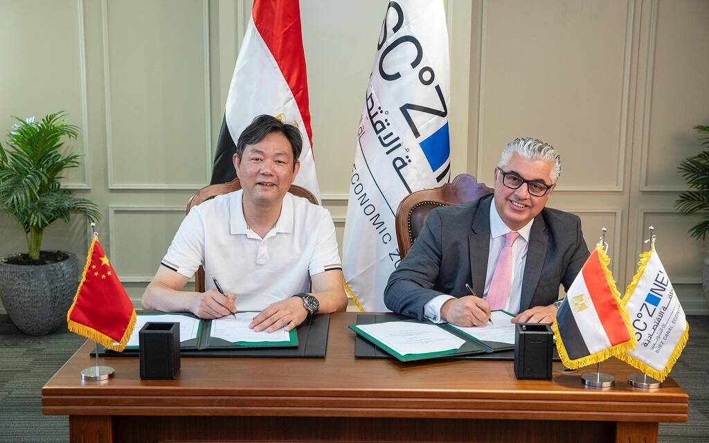 اقتصادية قناة السويس توقع عقدًا مع هايان الصينية لتدشين مشروع جديد بالقنطرة