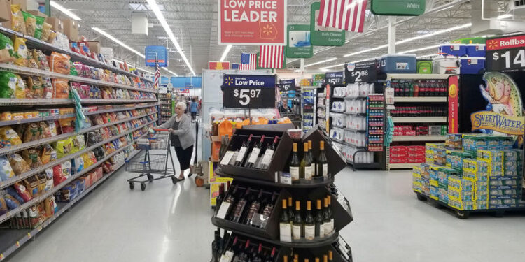 مبيعات التجزئة الأمريكية ترتفع في مايو وتعديل بيانات أبريل ارتفاعا