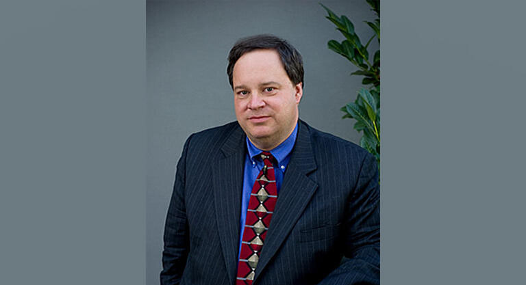 جيه. برادفورد ديلونج، أستاذ علوم الاقتصاد بجامعة كاليفورنيا في بيركلي