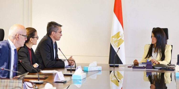 رانيا المشاط وزيرة التخطيط تجتمع مع مدير الممارسات للسياسات الاقتصادية لمنطقة الشرق الأوسط وشمال أفريقيا بالبنك الدولي