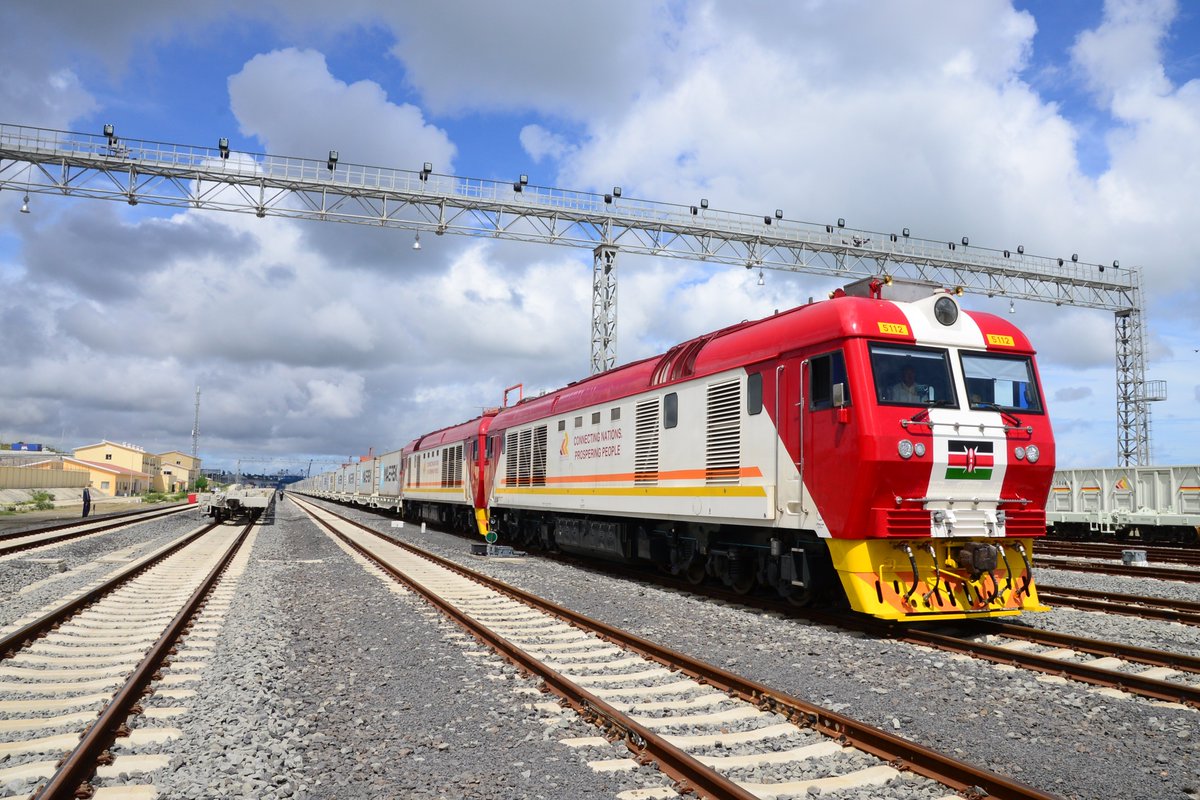 قطار سكة حديد في كينيا