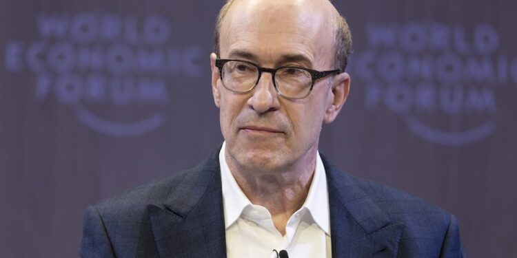 كينيث روجوف، أستاذ الاقتصاد والسياسة العامة في جامعة هارفارد