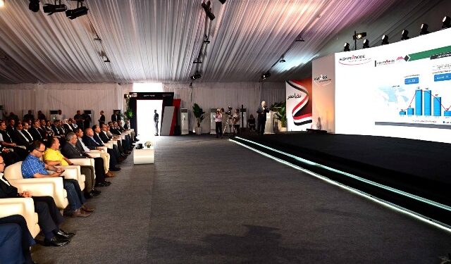 الحكومة تعيد تشغيل مصنع "بلوكات الأنود الكربونية" في السخنة