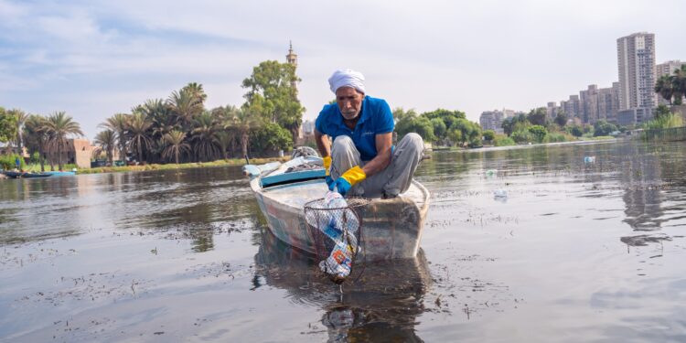  مدير المشروع: "فيري نايل شوب" تجمع طن بلاستيك من النيل يوميًا 