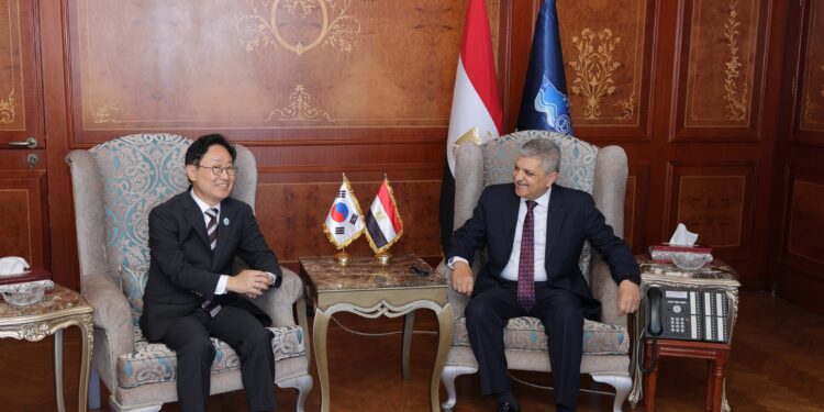 قناة السويس