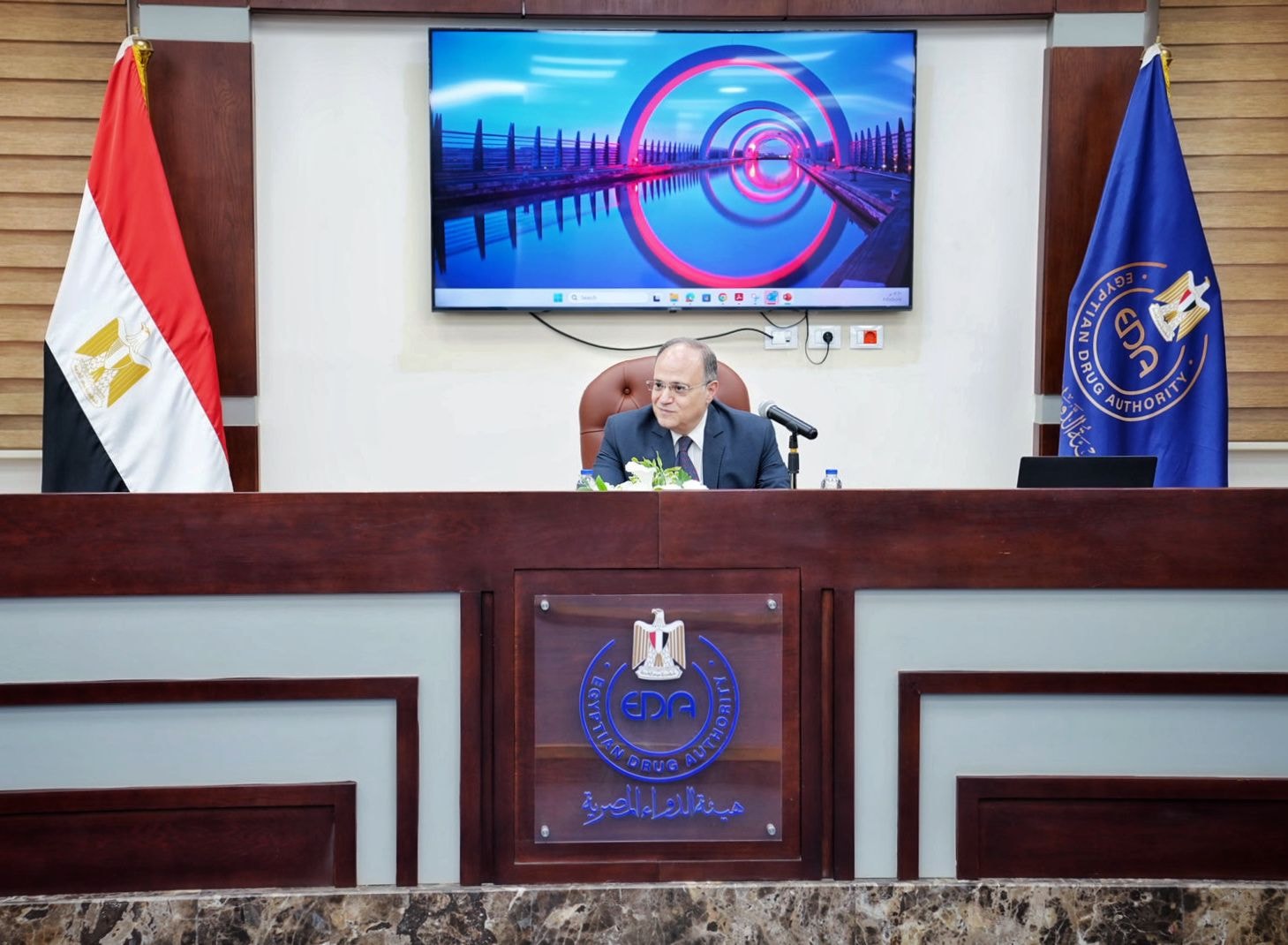 "الدواء المصرية" تبحث آليات تنفيذ مشروع التتبع الدوائي في مصر