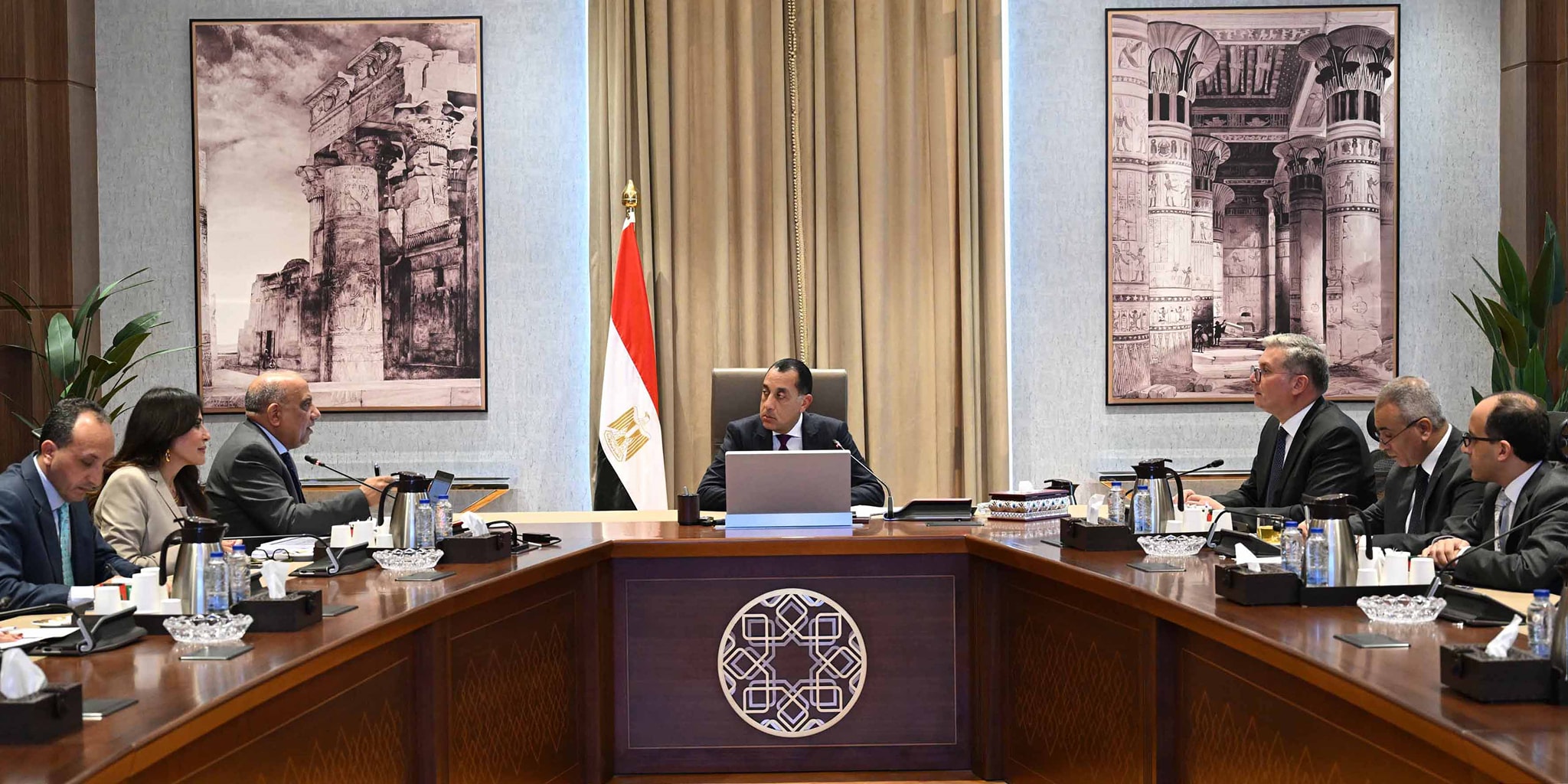 رئيس الوزراء يتابع الموقف التنفيذى لمشروعات الطاقات المتجددة