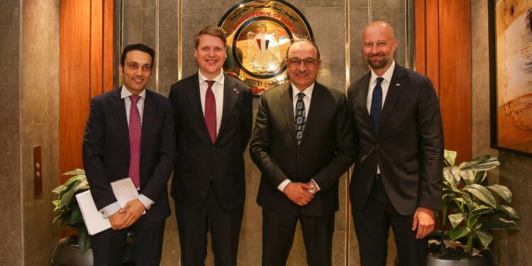 وزير قطاع الأعمال يبحث مع وزير التنمية الدولية النرويجي تعزيز التعاون الاقتصادي