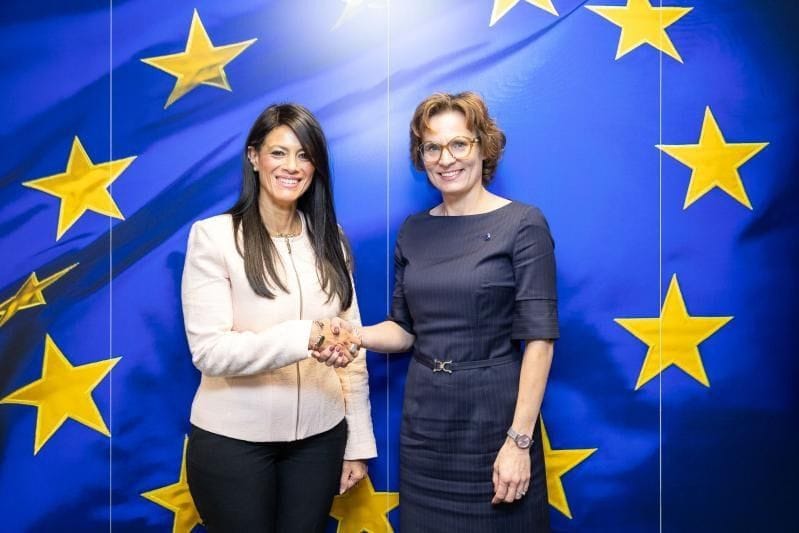 «المشاط» تبحث مع المفوض الأوروبي للبيئة والمياه جهود تنفيذ آلية تعديل حدود الكربون