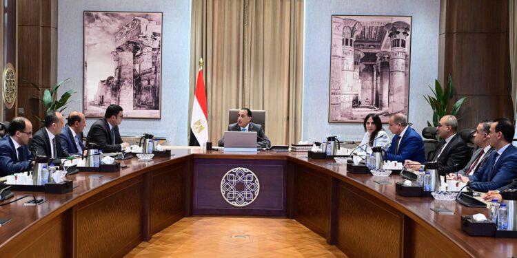 رئيس الوزراء يتابع إجراءات طرح مشروع "حدائق تلال الفسطاط" للإدارة والتشغيل