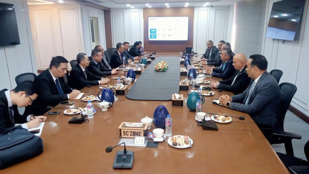 "اقتصادية قناة السويس" تبحث مع "شنغهاي" تعزيز التعاون في مجالات الموانئ