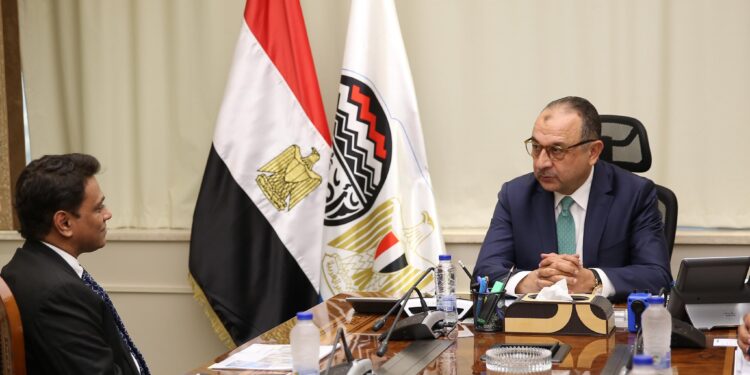 "قطاع الأعمال" تبحث مع "إندوراما" العالمية مجالات التعاون المشترك