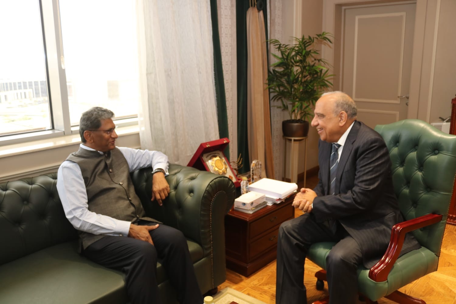 “المشاط” تبحث مع رئيس بنك التنمية الإفريقي عددًا من الموضوعات الاستراتيجية