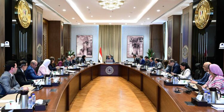 "مدبولي": حريصون على ضخ الكميات اللازمة من السلع الاستراتيجية لضبط الأسواق