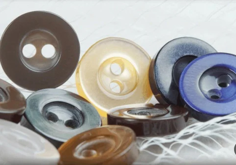 أزرار ملابس