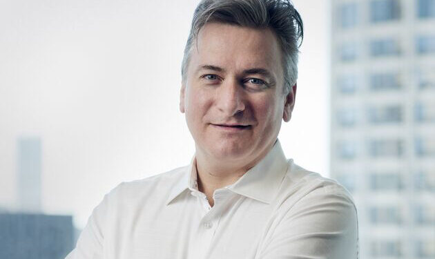 ديفيد فيكلينج، كاتب مقالات رأي لدى بلومبرج