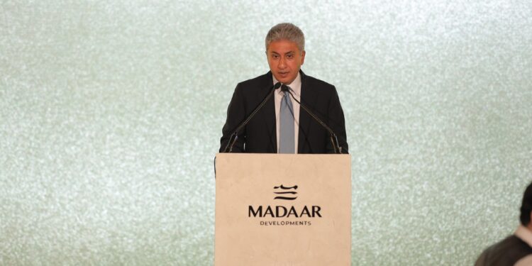 شريف فتحي وزير السياحة والآثار