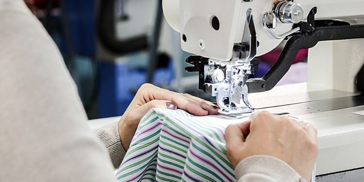 الملابس الجاهزة