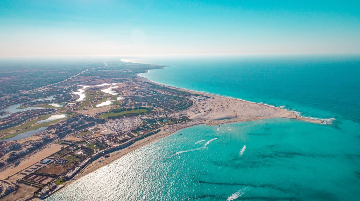 “معتوق بسيونى والحناوى” و”وايت آند كيس” مستشارا قطر فى صفقة علم الروم