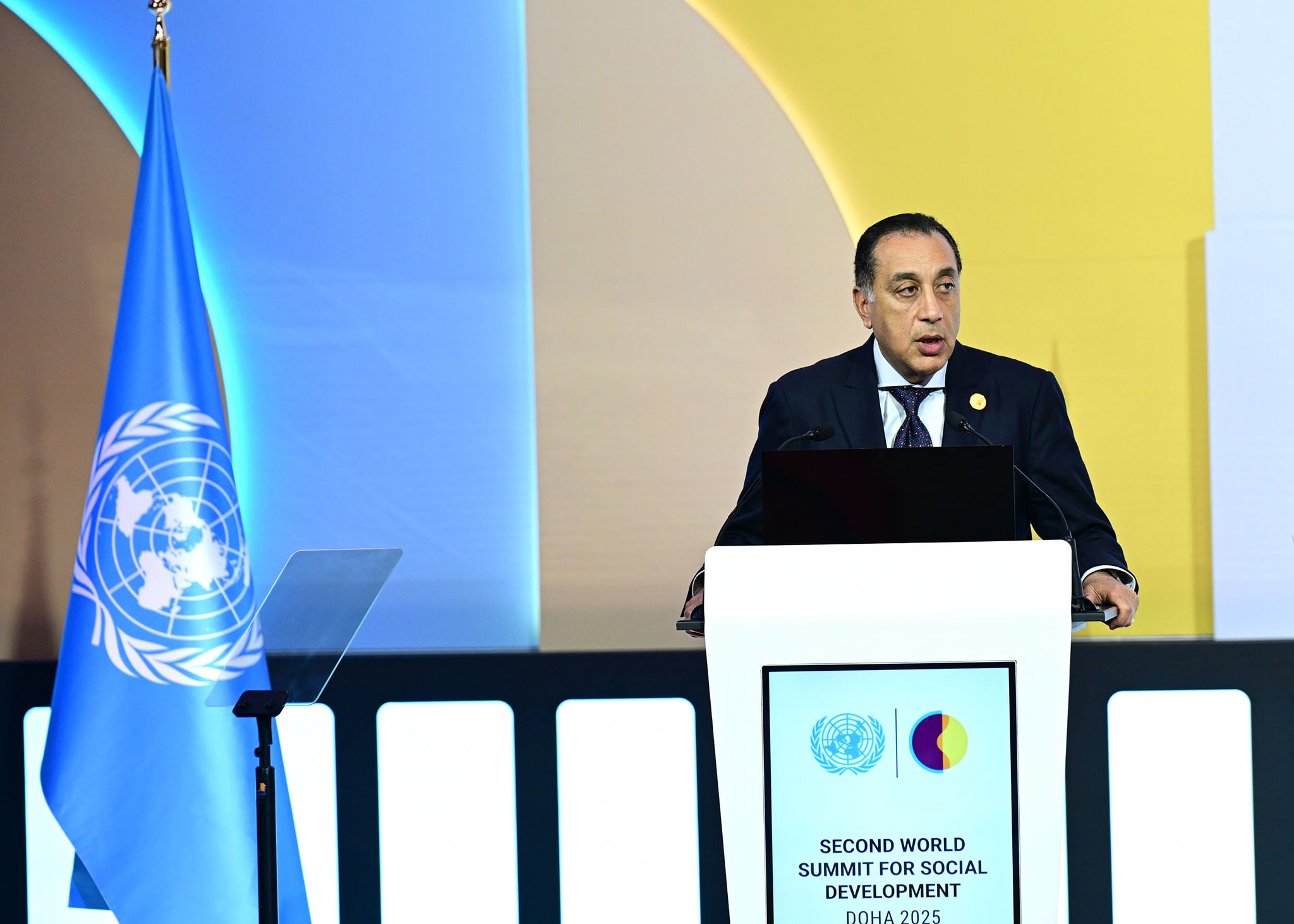 رئيس الوزراء: مسار التنمية فى مصر يرتكز على الإنسان والحماية الاجتماعية