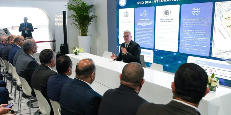 وزير البترول يبحث مع شركات طاقة عالمية زيادة الاستثمارات في مصر