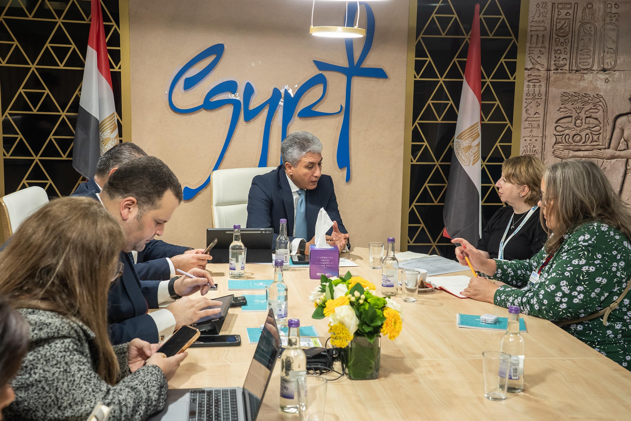 وزير السياحة يبحث تنمية التدفقات السياحية إلى مصر خلال مشاركته في بورصة لندن