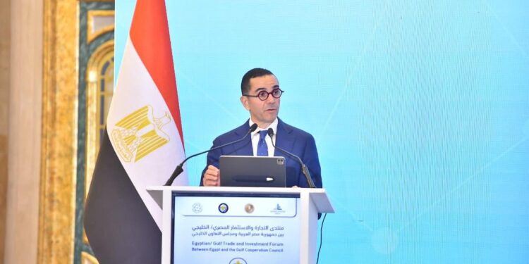 حسن الخطيب وزير الاستثمار والتجارة الخارجية