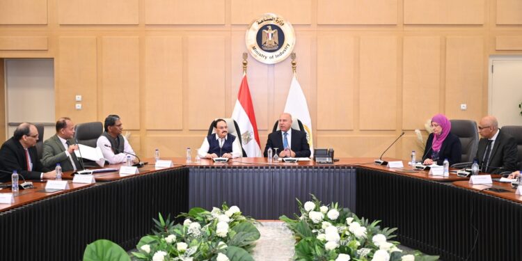 "الوزير": فرص مصرية متميزة أمام الشركات الهندية في تصنيع الأسمدة والكيماويات