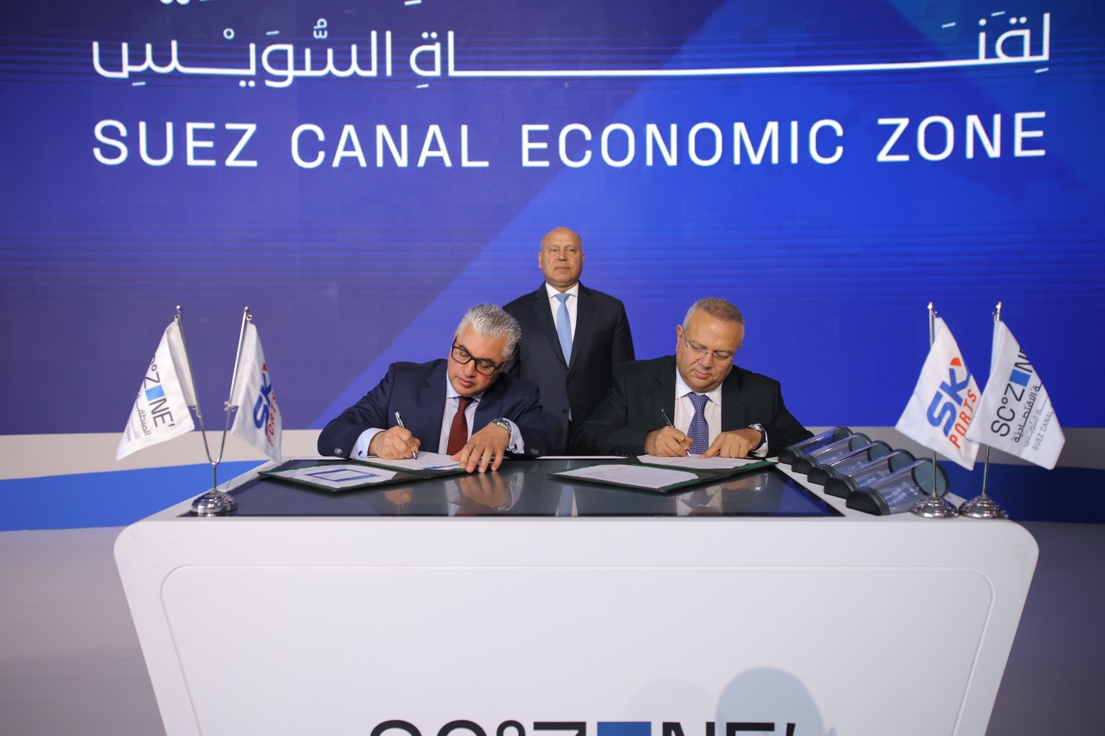 مذكرة تفاهم بين "اقتصادية القناة" و"سكاي بورتس" لتشغيل محطة متعددة الأغراض بـ"السخنة"