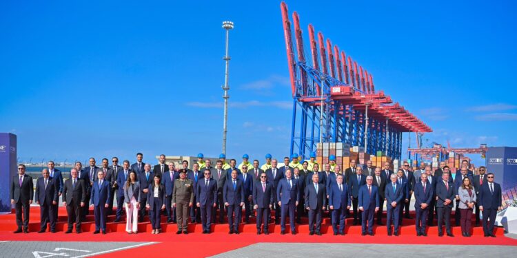 "اقتصادية قناة السويس" تجذب استثمارات بنحو 12 مليار دولار خلال 10 سنوات