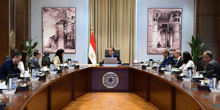 رئيس الوزراء يلتقي أعضاء اللجنة الاستشارية للاقتصاد الرقمي وريادة الأعمال