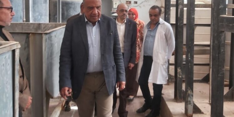 وزير الكهرباء يتفقد مجمع الوحدات التكنولوجية التابع لهيئة المواد النووية في "أنشاص"