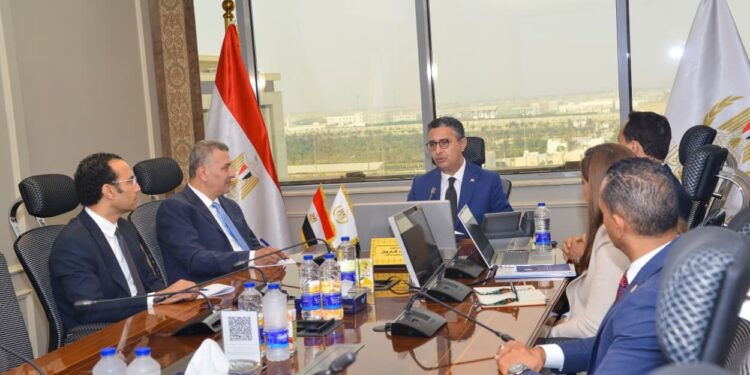 وزير التموين يتابع ملفات عمل جهاز تنمية التجارة الداخلية