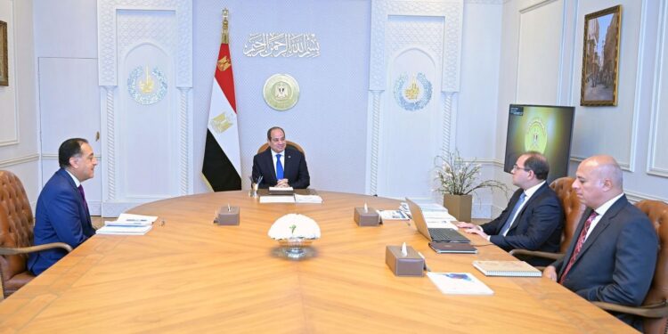 "السيسي" يوجه بإطلاق الحزمة الثانية من التسهيلات الضريبية