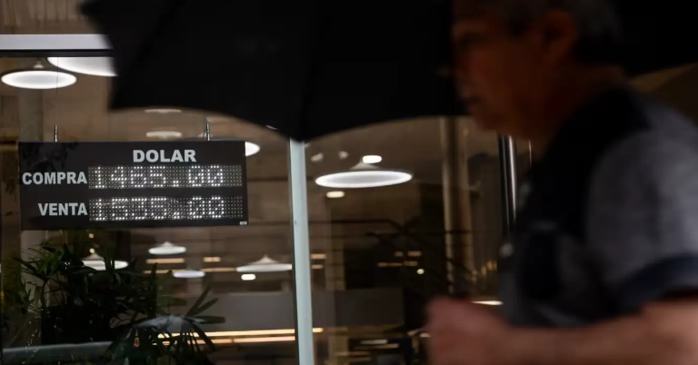 الولايات المتحدة تدفع نحو تبنى أوسع للدولار عالمياً