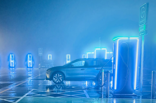 رسوم الأميال تهدد انتشار السيارات الكهربائية فى بريطانيا