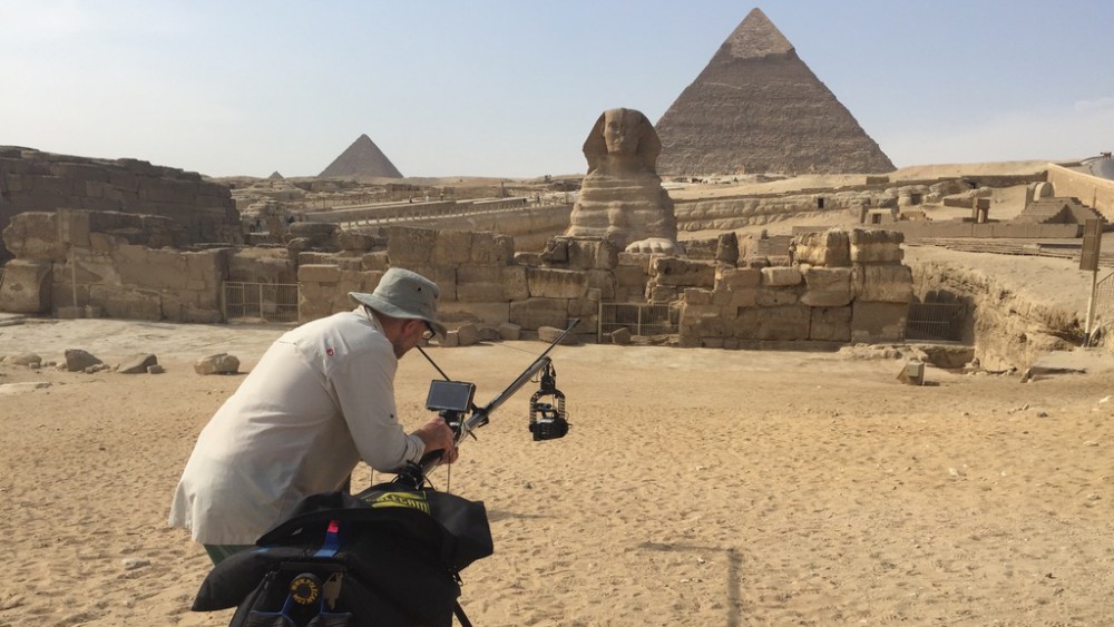 الحكومة تقر إصدار لائحة تنظيم التصوير الأجنبي داخل مصر