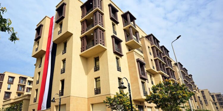 رئيس الوزراء يوجه بتسليم وحدات "روضة السيدة 2" بالعدادات مسبقة الدفع