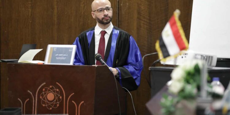 الإعلامي وليد فاروق