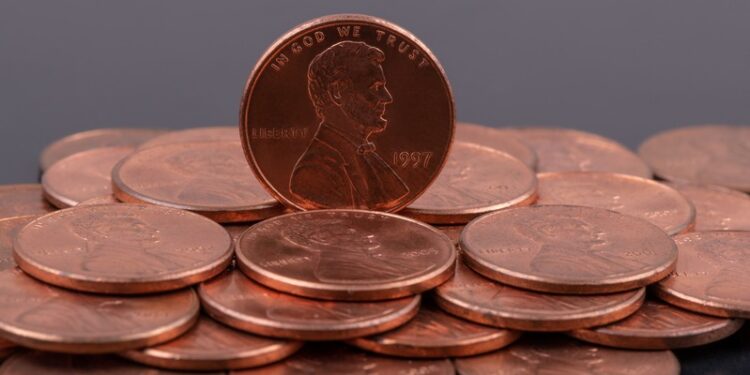 قرار "ترامب" بوقف سكّ "البنس" يربك الأسواق الأمريكية