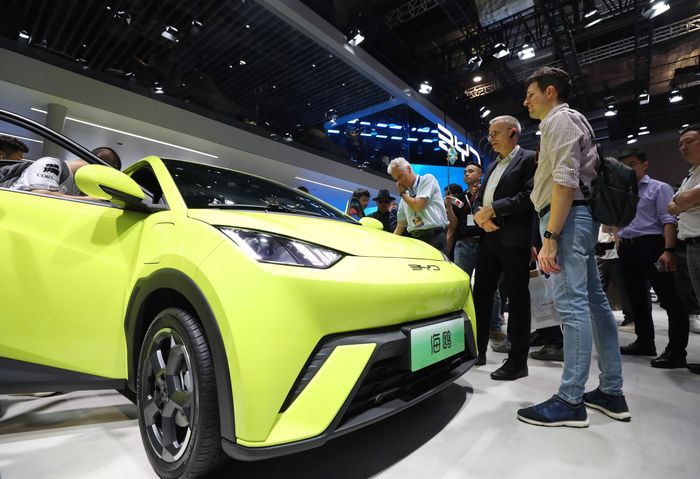 الكنديون يقبلون على شراء السيارات الكهربائية المستعملة وتراجع مبيعات “الجديدة”