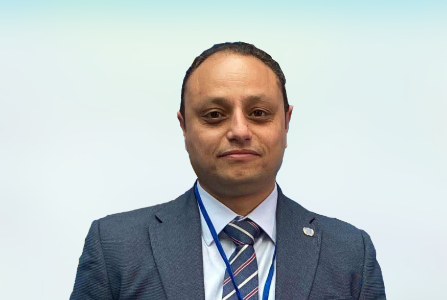 الدكتور أشرف عبدالعال، الخبير الاقتصادي