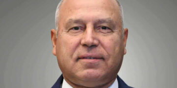 الفريق مهندس كامل الوزير، نائب رئيس مجلس الوزراء للتنمية الصناعية ووزير الصناعة والنقل،