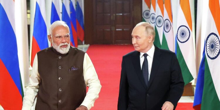 الرئيس الروسي فلاديمير بوتين و رئيس وزراء الهند ناريندرا مودي