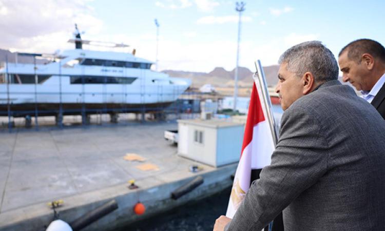 رئيس هيئة قناة السويس: تسليم القاطرتين “عزم 3 وعزم 4” وتدشين أول سفينتي صيد